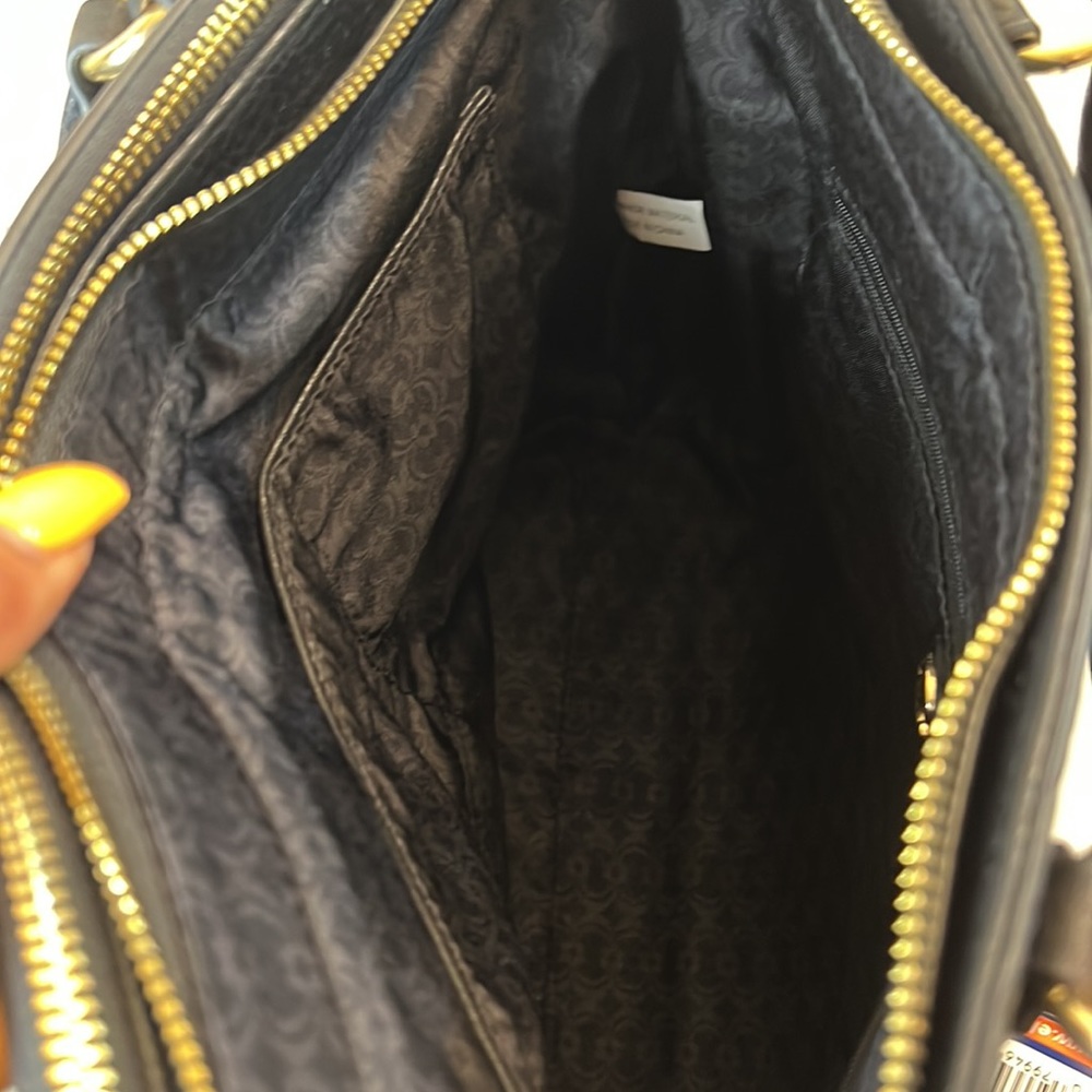 BLACK HAND BAG - Picture 8 of 13